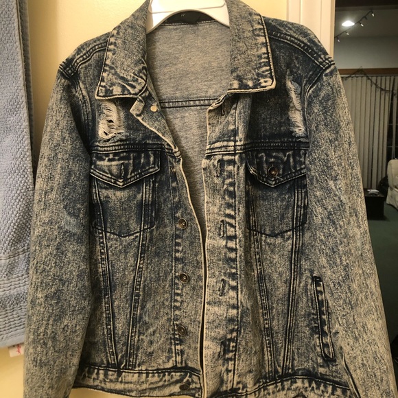 Forever 21 Acid Wash Distressed Denim Jacket - Picture 2 of 3